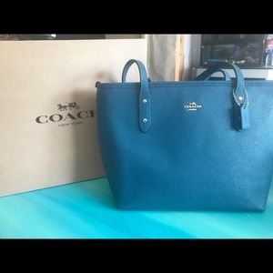 NWT Coach Mini City ZIP Tote!